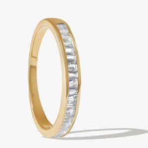 Brand New Ring - 14 karat solid gold, white topaz